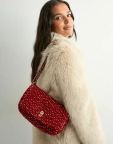 BECKSÖNDERGAARD Punainen – Boucle Hollis Bag
