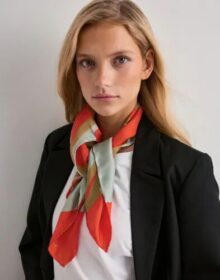 BECKSÖNDERGAARD Punainen – Graphiflora Sia Scarf