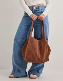 BECKSÖNDERGAARD Ruskea – Suede Laurel Bag