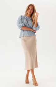 BUBBLEROOM 3D Flower Puff Sleeve Blouse