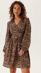 BUBBLEROOM V-neck Button Short Dress