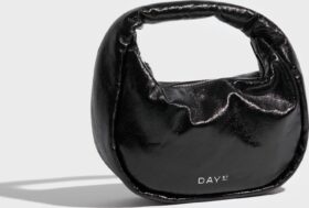 DAY ET Musta – Day RE-Crackly Baguette