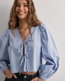 Gina Tricot Sininen – Tie blouse