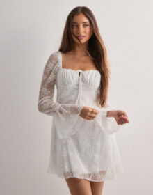 Gina Tricot Valkoinen – Lace dress