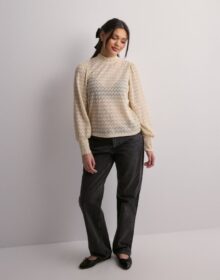 JDY Beige – Jdyavery L/S Lace Top Jrs Noos
