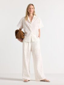 Lindex Housut jossa kirjailu