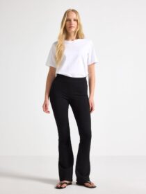 Lindex Leveälahkeiset punto-housut