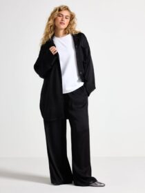 Lindex Leveät housut, satiinia