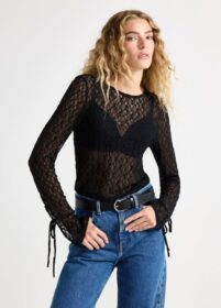 Lindex Paita, pitsiä