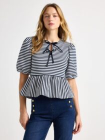 Lindex Peplum-pusero jossa puhvihihat