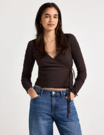 Lindex Pitkähihainen kietaisupaita