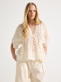 Lindex Pusero jossa pilkkuja