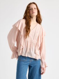 Lindex Rypytetty pusero jossa röyhelö