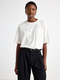 Lindex T-paita jossa rusetit