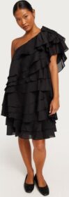 Malina Juhlamekot & bilemekot – Black – Amie one-shoulder mini dress – Mekot