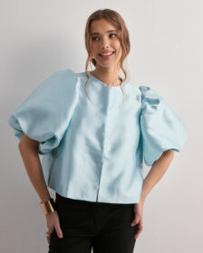 Malina Sininen – Cleo pouf sleeve blouse