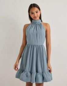 Malina Sininen – Fern halterneck ruffled mini dress