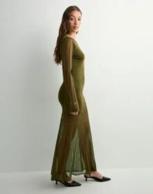 Malina Vihreä – Haisley sheer knitted maxi dress