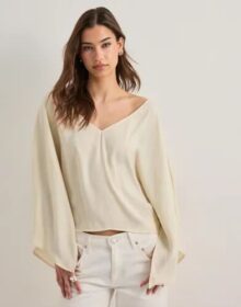 Nelly Champagne – Satin Slit Blouse