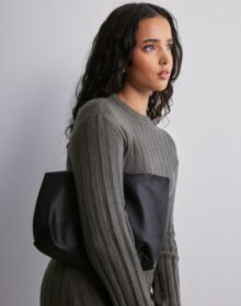 Nelly Harmaa – Everyday Long Knit Dress