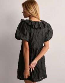 Nelly Musta – Flouncy Volume Dress