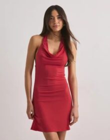 Nelly Punainen – Halterneck Mini Dress