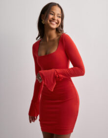 Nelly Punainen – Rose Detail Dress