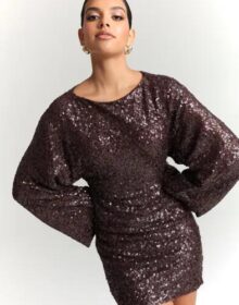 Nelly Ruskea – Glitter Volume Sleeve Dress