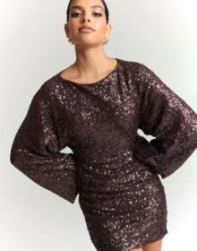 Nelly Ruskea – Glitter Volume Sleeve Dress