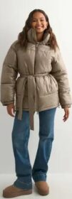 Nelly Ruskea – Volume Precious Puffer Jacket