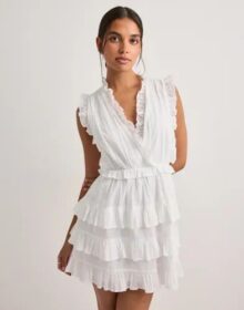 Nelly Valkoinen – Adorable Flounce Dress