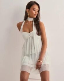 Nelly Valkoinen – Dreamy Frill Short Dress
