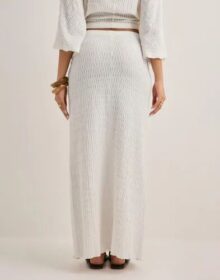 Nelly Valkoinen – Elegant Structure Maxi Skirt