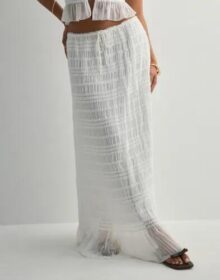 Nelly Valkoinen – Fancy Frill Skirt