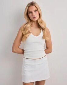 Nelly Valkoinen – Mini Shorts Skirt