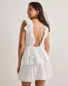 Nelly Valkoinen – Perfect Frill Dress