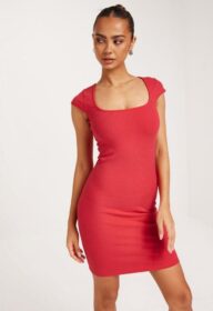 Nelly Kotelomekot – Punainen – Spring Mini Dress – Mekot – Bodycon Dresses