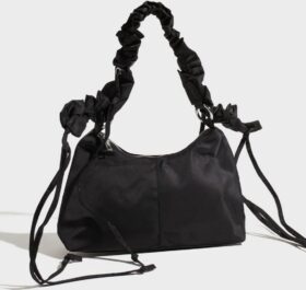 Nunoo NuNoo – Käsilaukut – Black – Dandy Wrinkle Recycled Nylon – Laukut – Handbags