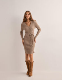 Only Beige – Onlvenlo L/S Rib Wrap Dress Ex Knt
