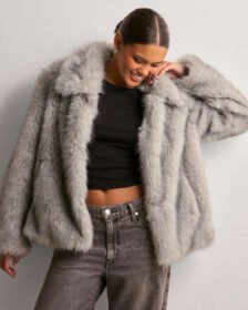 Only Harmaa – Onlrubina Faux Fur Jacket Otw