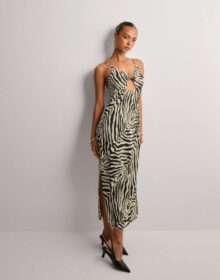 Only Kuviollinen – Onliris Thalia Life Strap Midi Dres