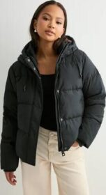 Only Musta – Onlalice Short Down Jacket Noos Otw