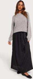 Only Musta – Onlsuzette Ankel Long Satin Skirt W