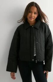 Only Musta – Onlwaleria Short Quilted Jacket Cc
