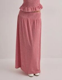 Only Punainen – Onlcelle Smock Skirt Cs Jrs