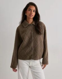 Only Ruskea – Onlkelly Teddy Quilted Jacket Otw
