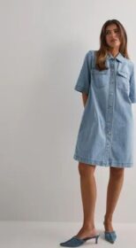 Only Sininen – Onlbelle S/S Button Dress Dnm Gua N