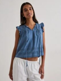 Only Sininen – Onlcharis Life Sl Tie Neck Top Wvn