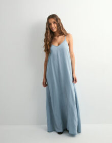 Only Sininen – Onlcharis Life Strap Maxi Dress Cc