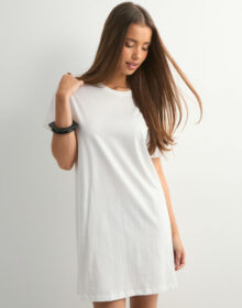 Only Valkoinen – Onlmay S/S June Dress Jrs Noos